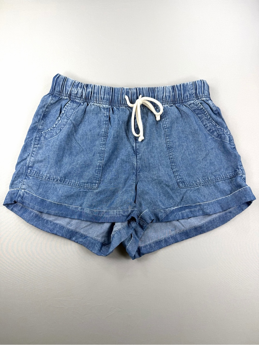 Aerie Chambray Denim Shorts M Drawstring Elastic Waist Cuffed Coastal Casual